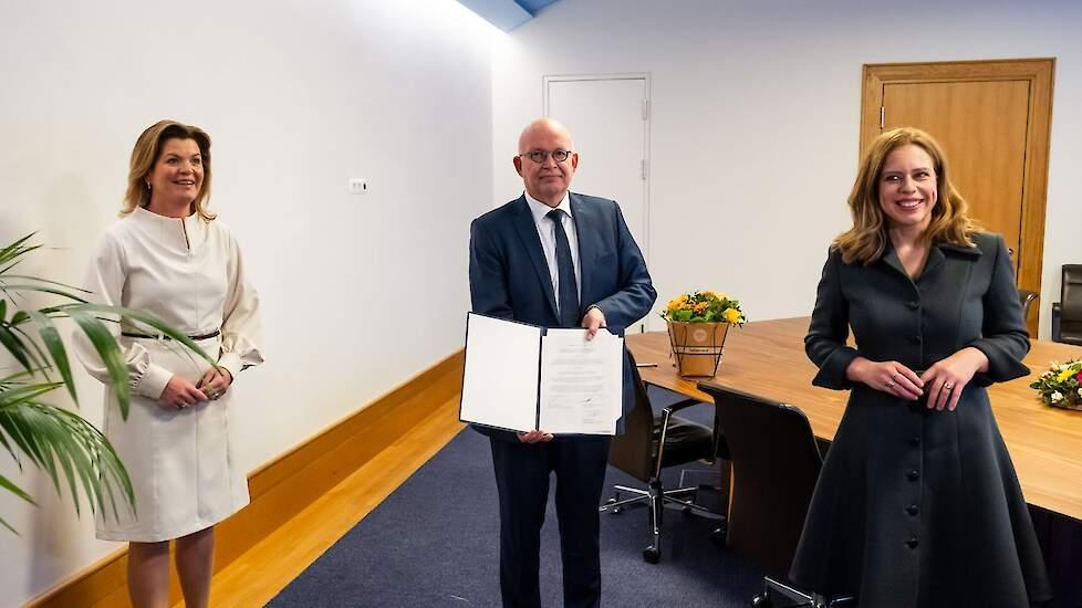 transfer minister