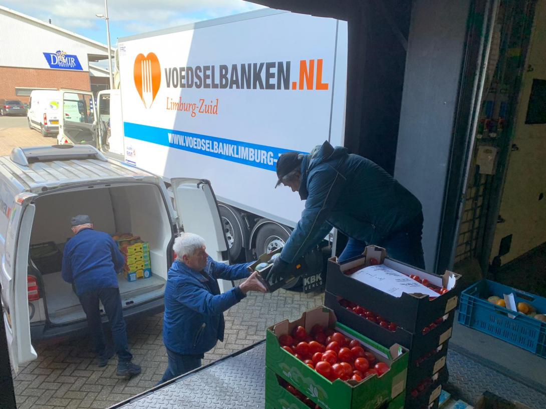 Unloading vegetables